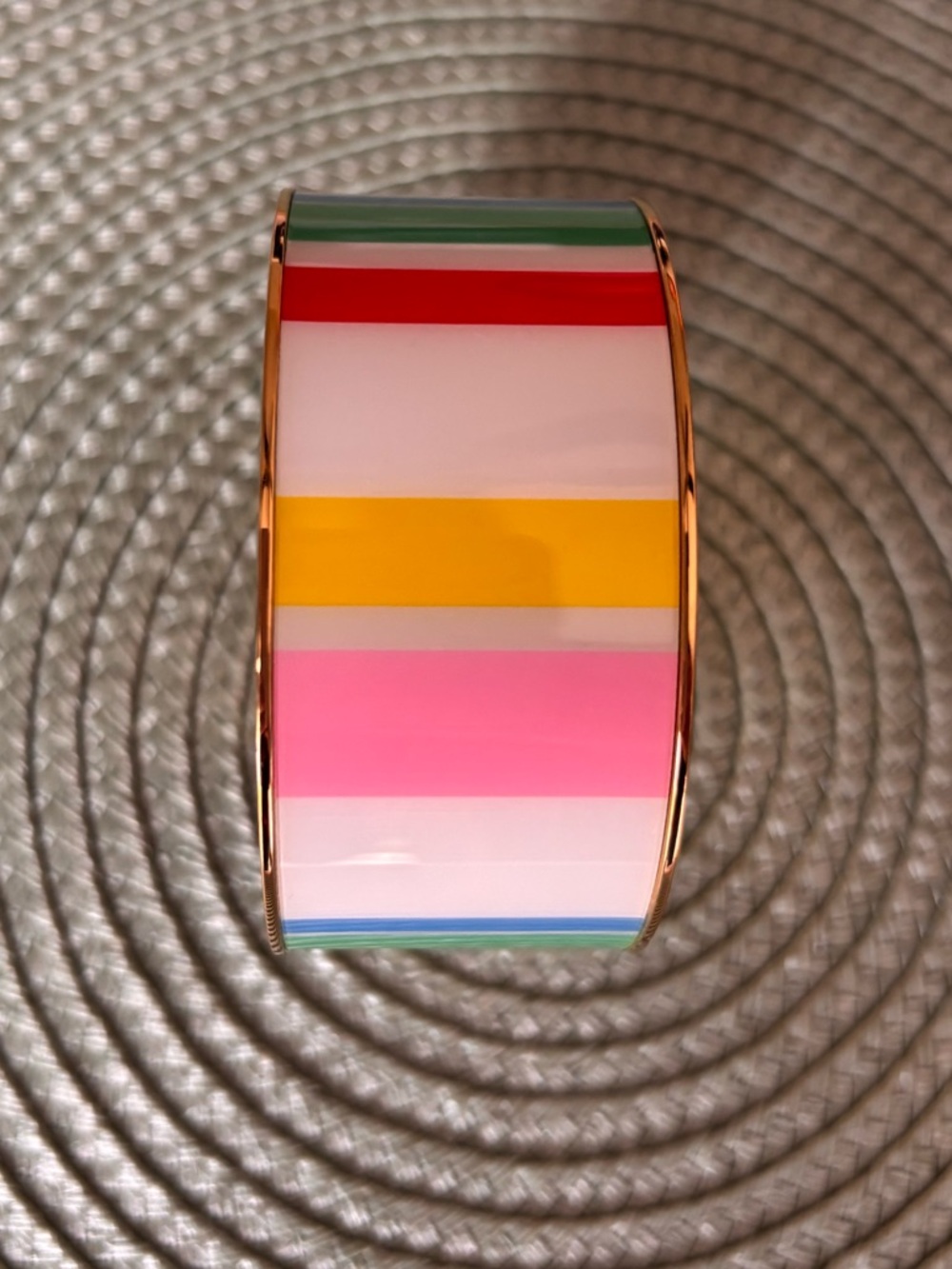 Kate Spade New York Dune Enamel Stripe Bangle. - Picture 4 of 7
